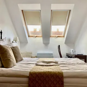 Opera16 Guestrooms Πανσιόν